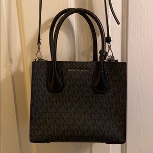 Micheal Kors purse